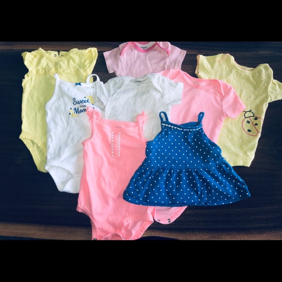 Bundle of 9 month onesies and one top - Picture 1 of 3